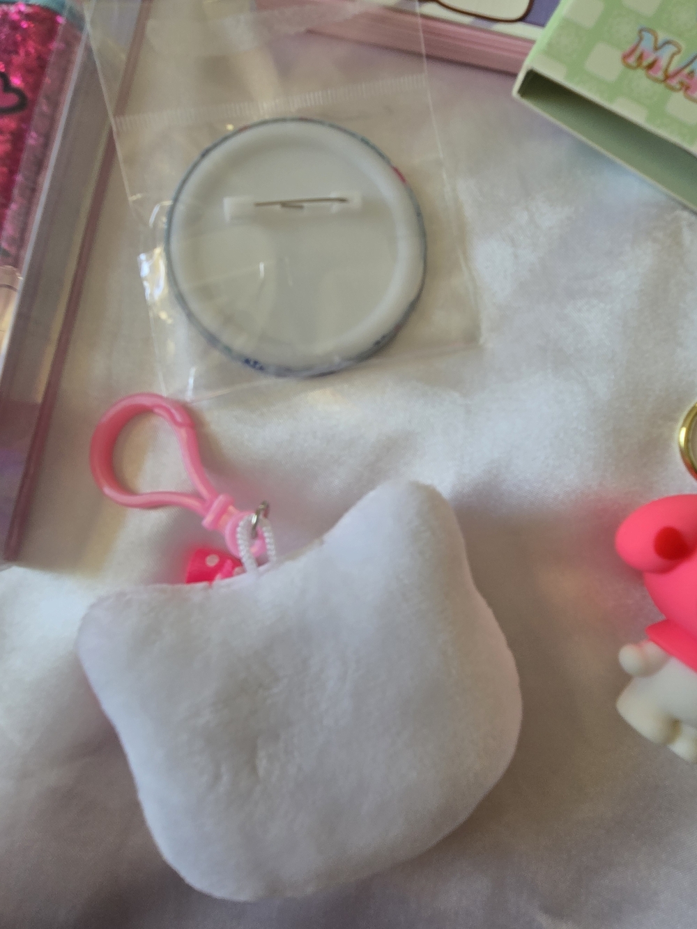 Hello Kitty Pink Multicolor Accessories Set With Tote NWT - Picture 6 of 10